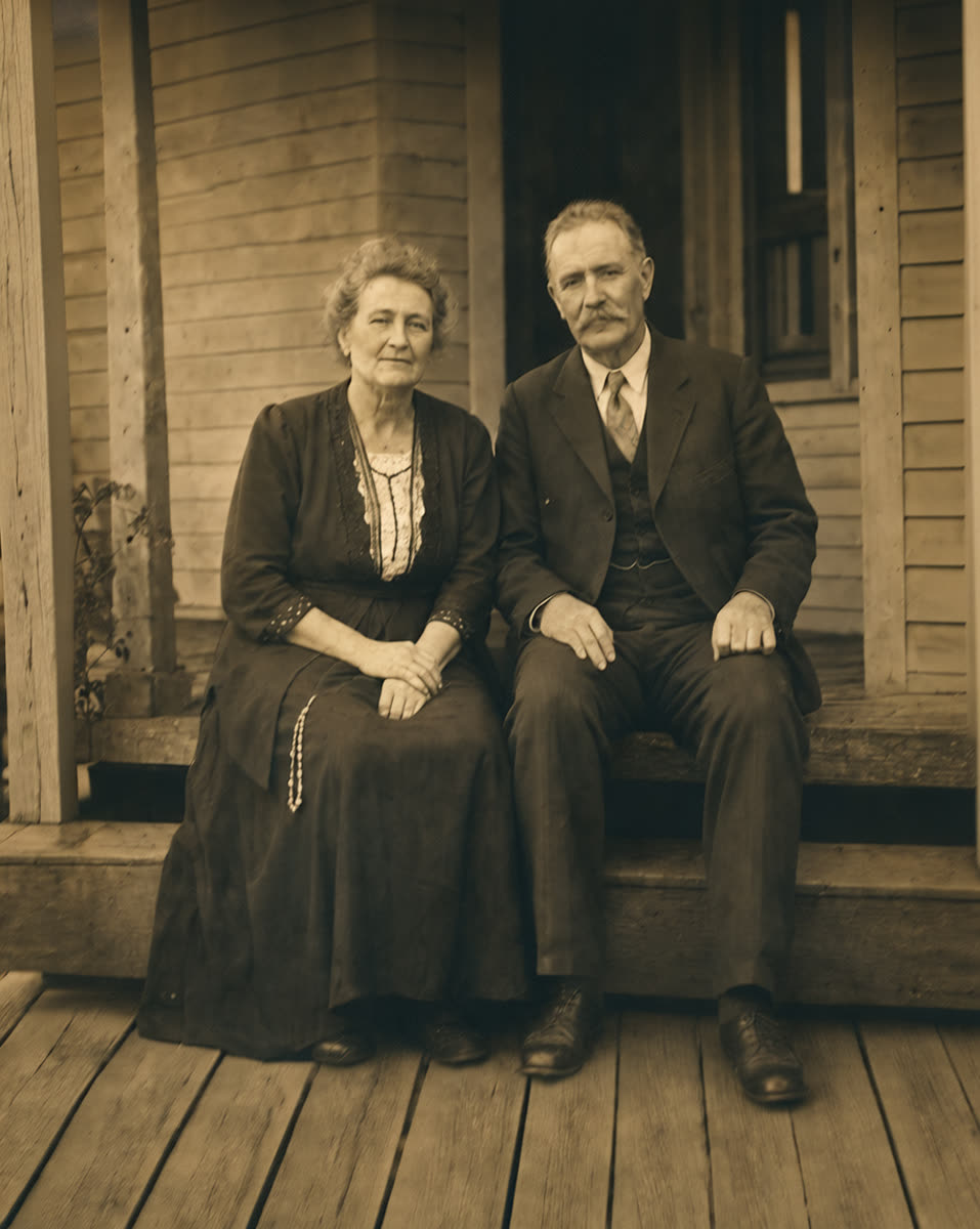 Creased grandparents portrait repaired with PhotoScanRestore after