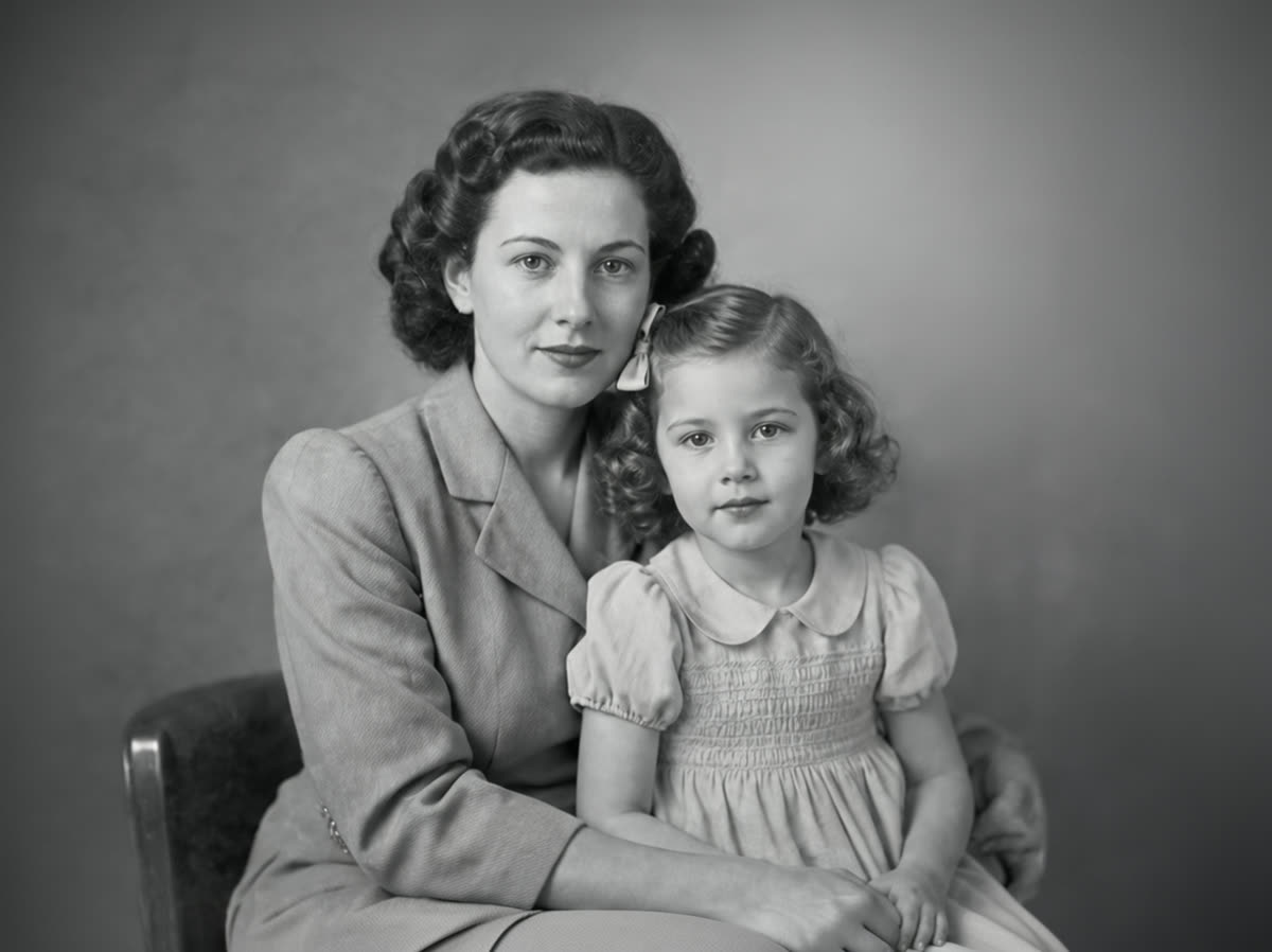 Scratched mother and daughter portrait repaired with PhotoScanRestore after